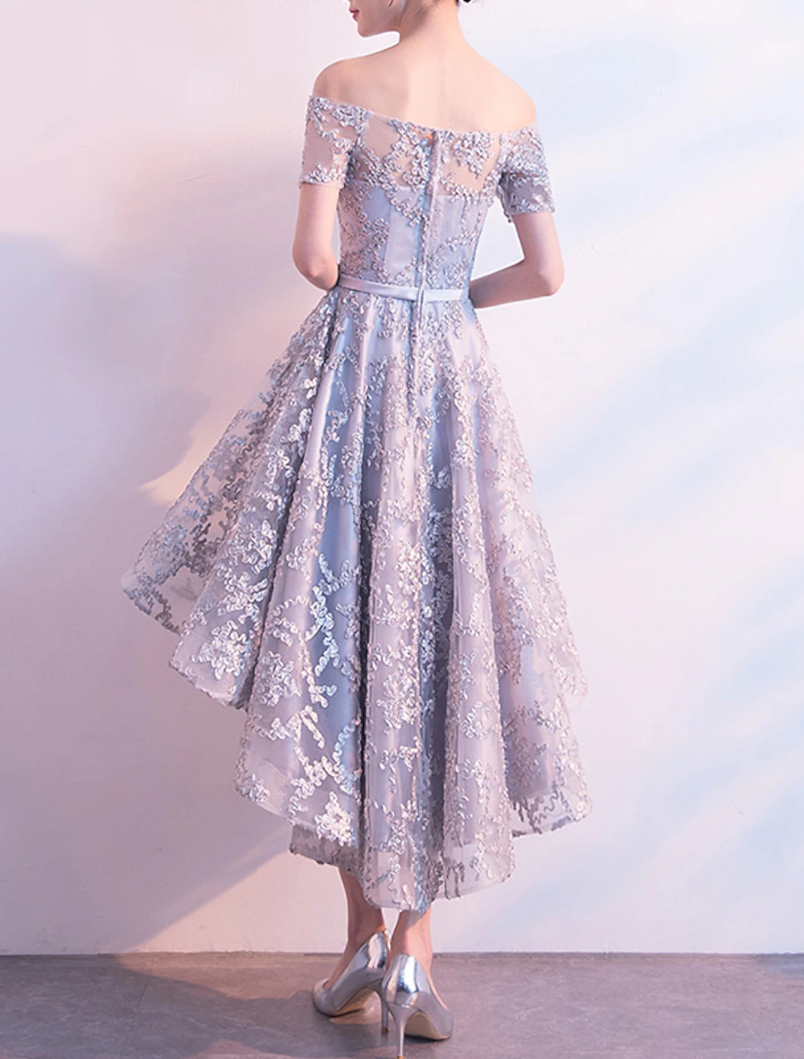 Abiti da cocktail a trapezio, eleganti, per invitati a nozze, per il ritorno a casa, asimmetrici, maniche corte, spalle scoperte, in tulle con fiocco/i e pieghe